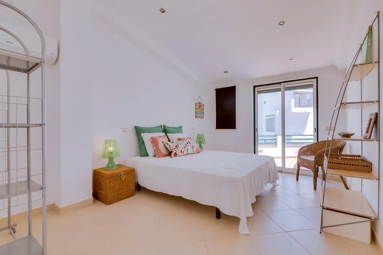 Casa Luz - Quarteira Villa 0*,